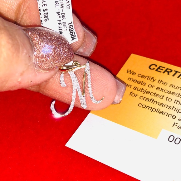 10k solid gold Real Genuine Diamond M initial pendant Not plated, FREE APPRAISAL - Picture 5 of 8